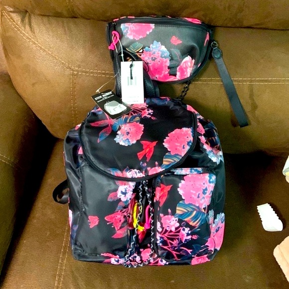 STEVE MADDEN BILLY BLACK FLORAL 2-FOR-1 BACKPACK & BELT BAG - Picture 2 of 11